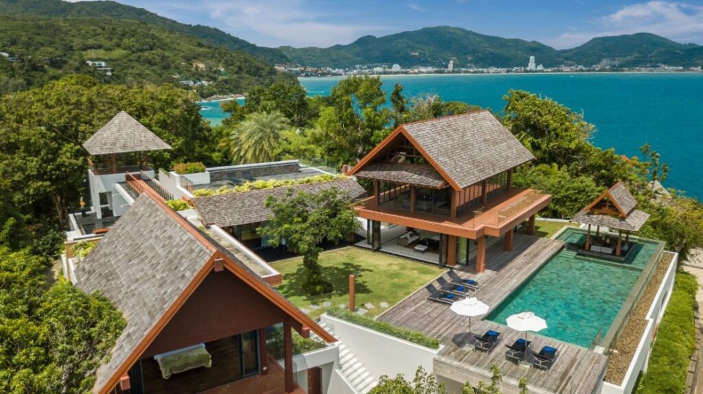 Contemporary-5-Bedroom-Villa-with-Panoramic-Sea-Views-5-1110x623