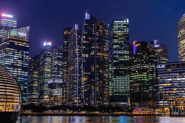 Phuket vs Singapore: Which Offers the Better Expat Lifestyle in 2026?