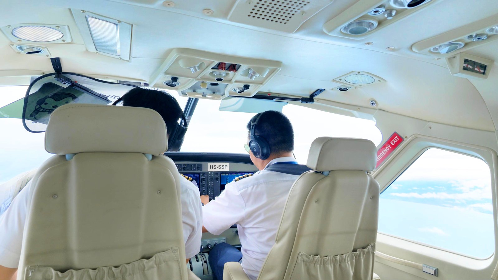 The view from the front row, straight through to the cockpit