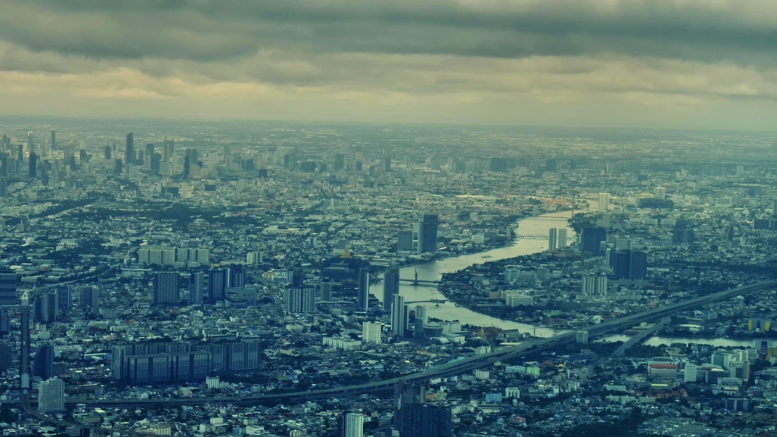 Bangkok and the Chao Phraya River on the climb out