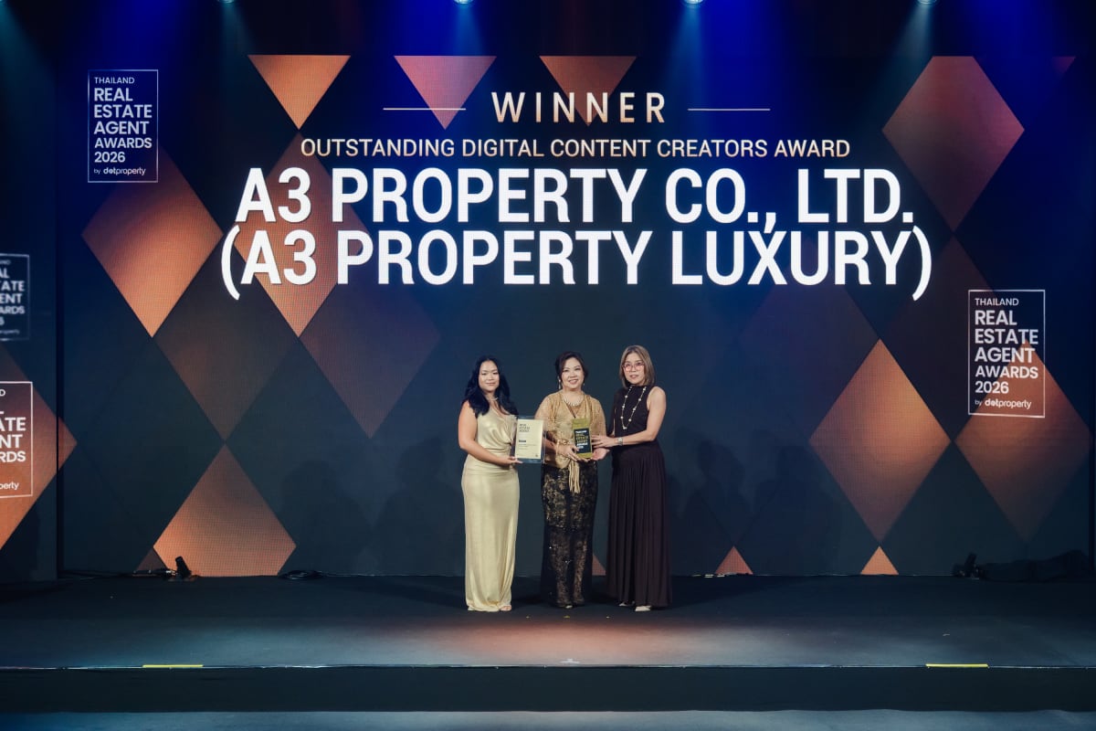A3 Property Co., Ltd. (A3 Property Luxury) receiving Outstanding Digital Content Creators Award at the Thailand Real Estate Agent Awards 2026