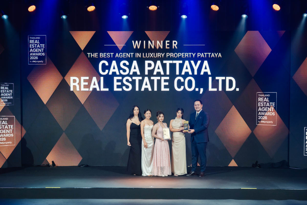 Casa Pattaya Real Estate Co., Ltd. receiving The Best Agent in Luxury Property Pattaya at the Thailand Real Estate Agent Awards 2026