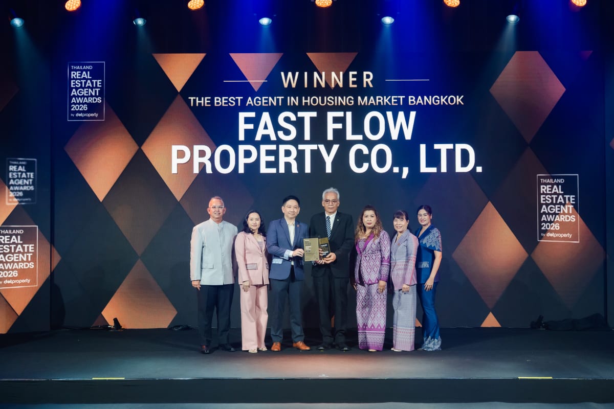 Fast Flow Property Co., Ltd. receiving The Best Agent in Housing Market Bangkok at the Thailand Real Estate Agent Awards 2026