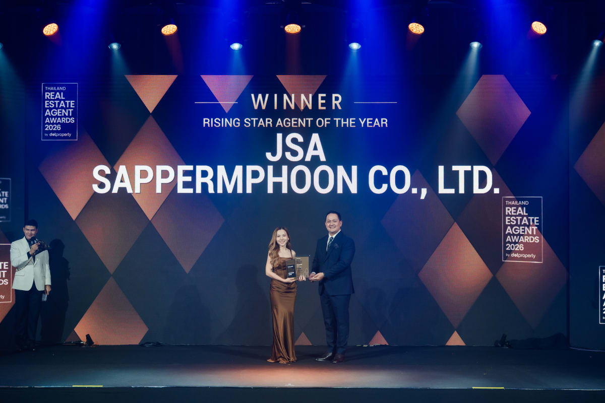 JSA Sappermphoon Co., Ltd. receiving Rising Star Agent of the Year at the Thailand Real Estate Agent Awards 2026