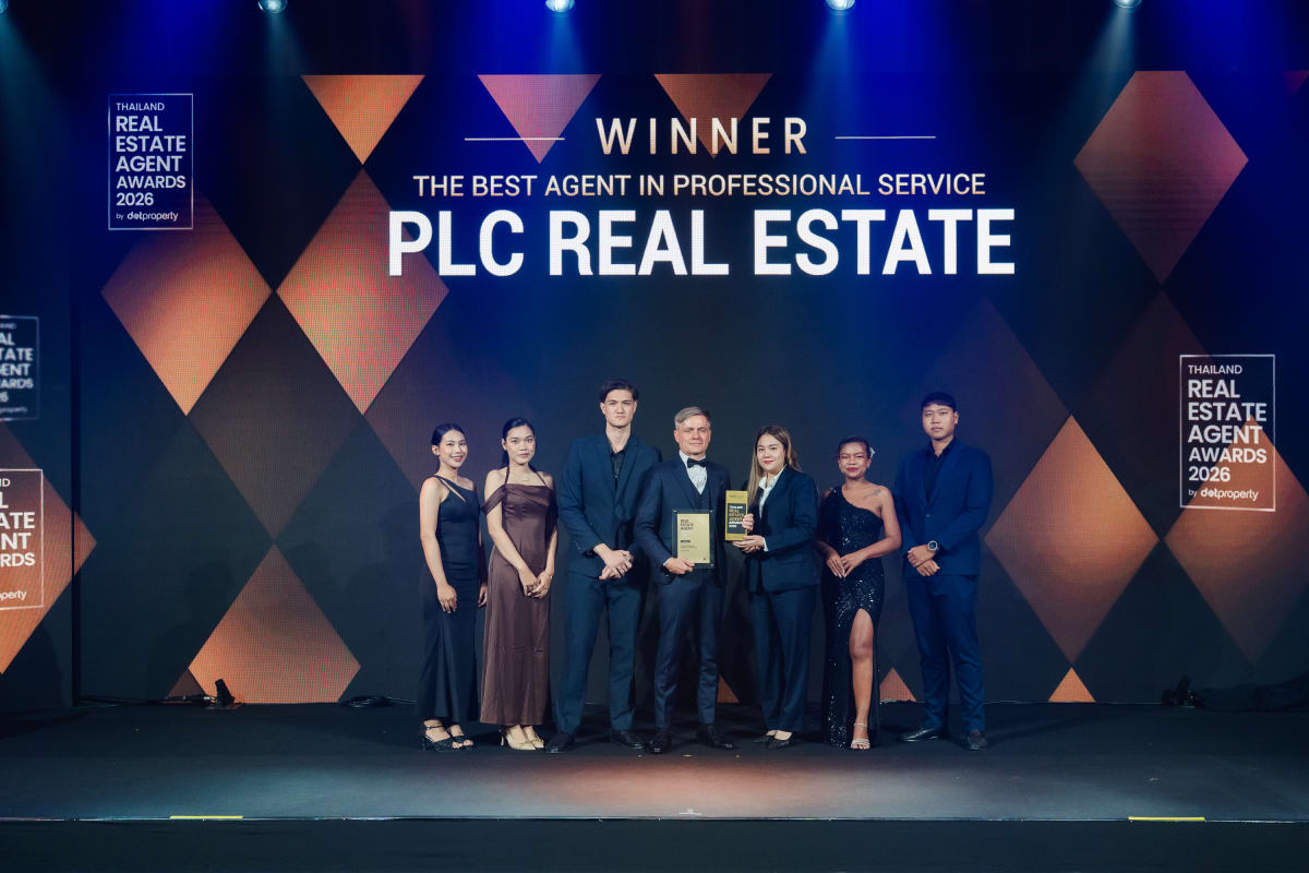 PLC Real Estate receiving The Best Agent in Professional Service at the Thailand Real Estate Agent Awards 2026